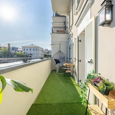 View - Disneyland Paris - 6 Pers - 2 Ch Apartman